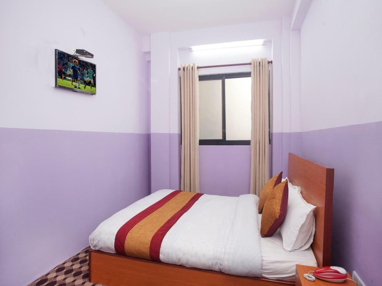 Oyo 341 Hotel Kusum Kohinoore Tokha ภายนอก รูปภาพ