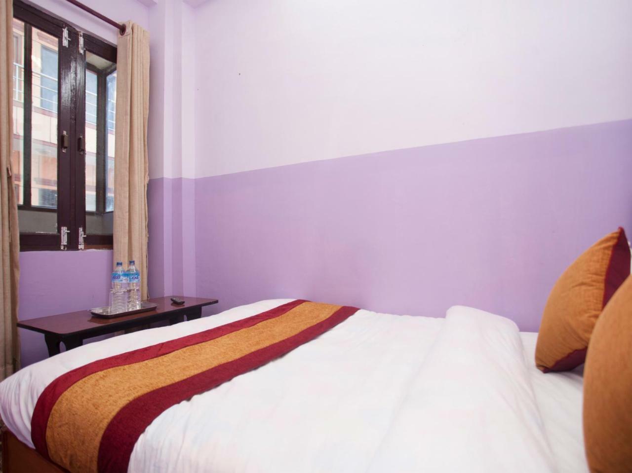 Oyo 341 Hotel Kusum Kohinoore Tokha ภายนอก รูปภาพ
