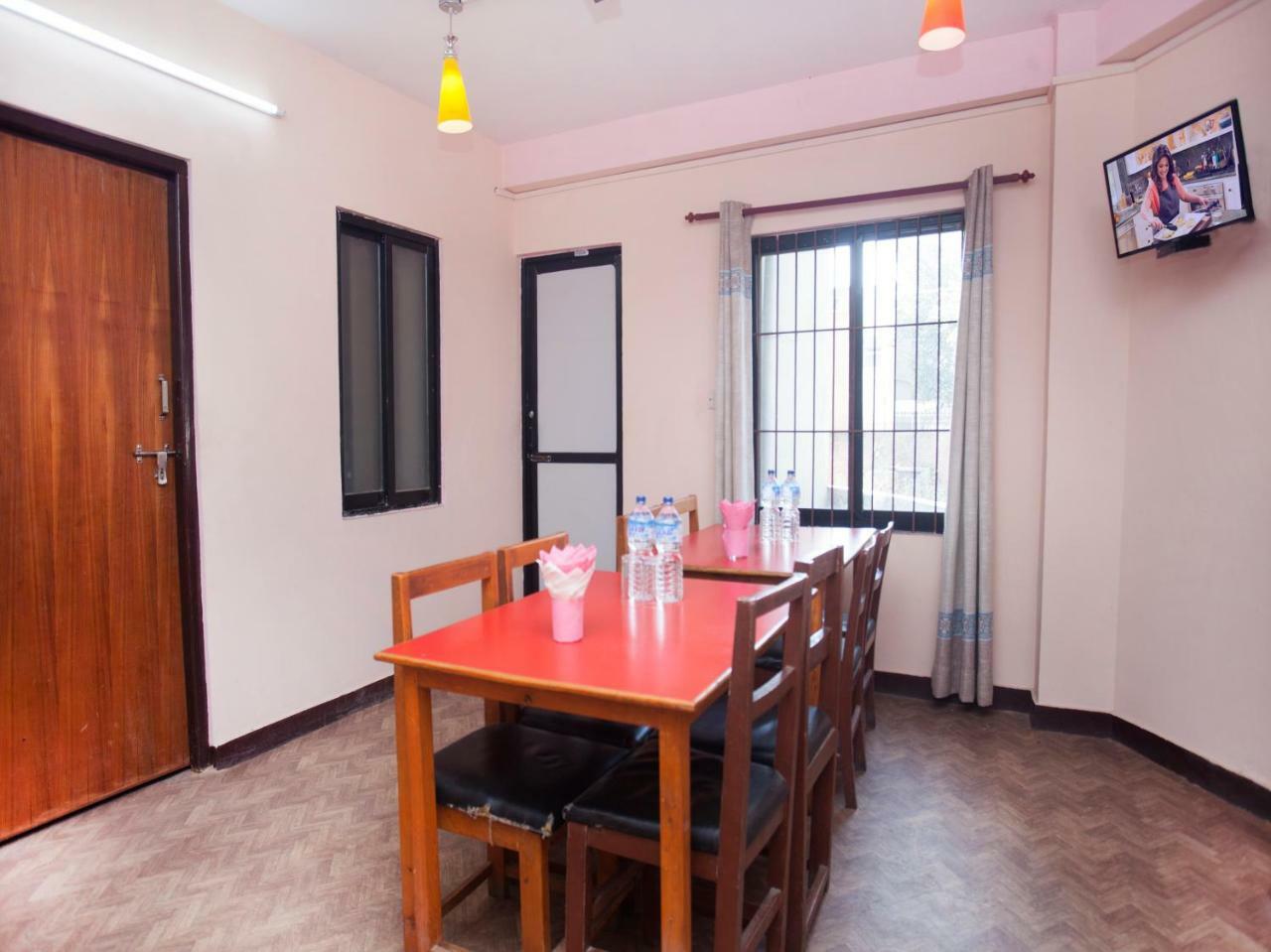 Oyo 341 Hotel Kusum Kohinoore Tokha ภายนอก รูปภาพ