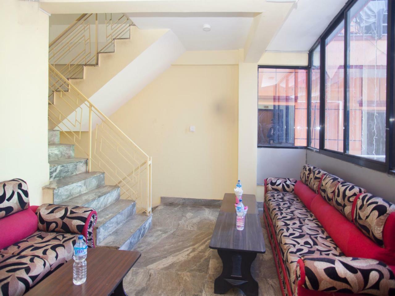 Oyo 341 Hotel Kusum Kohinoore Tokha ภายนอก รูปภาพ