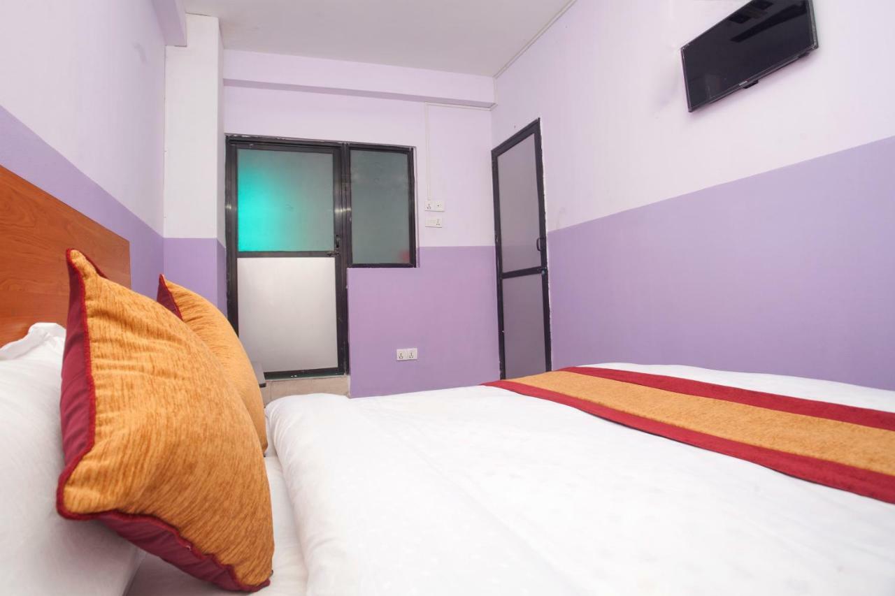 Oyo 341 Hotel Kusum Kohinoore Tokha ภายนอก รูปภาพ